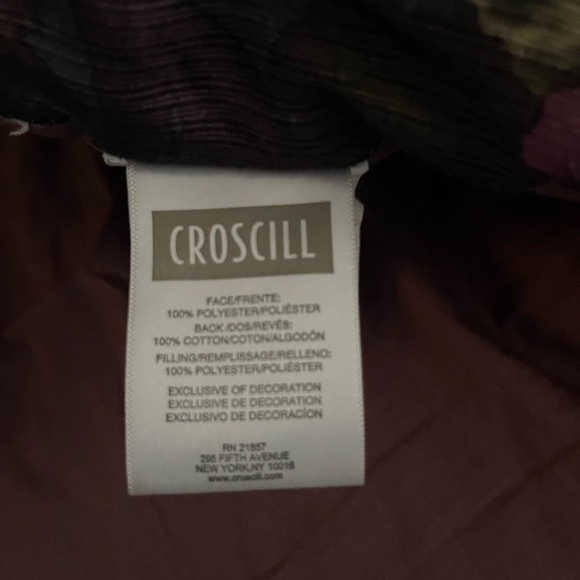 Croscill king size comforter and 2 shams - Picture 4 of 4